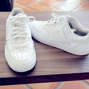 Like New Nike court version low